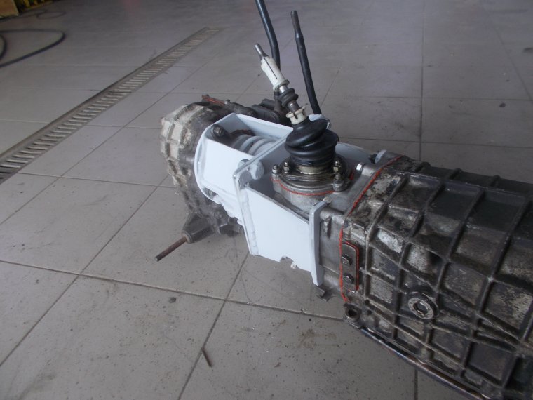 Моноблок на ВАЗ 2121 Нива (КПП+РК)