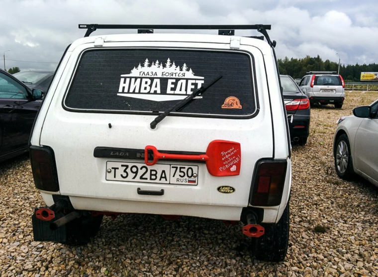 Нива 2121 на хром литье