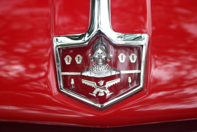 Эмблема марки автомобилей Jaguar Jaguar