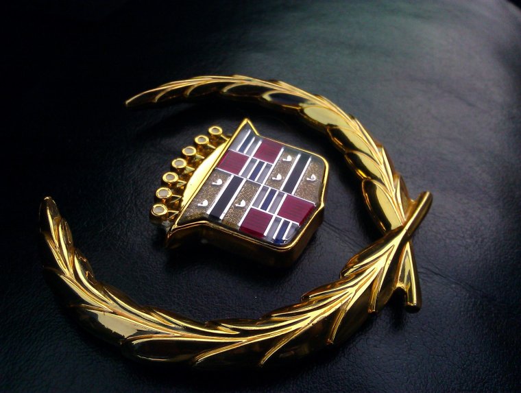 Эмблемы дорогих иномарок