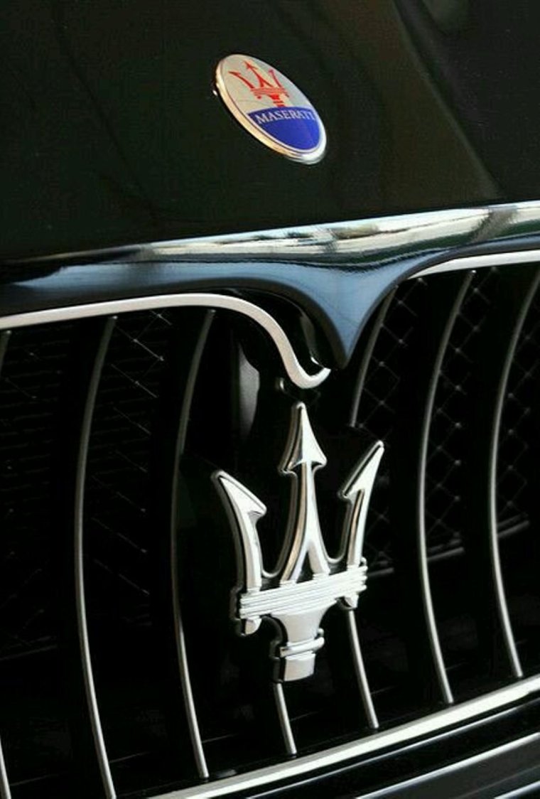 Марка автомобиля с короной