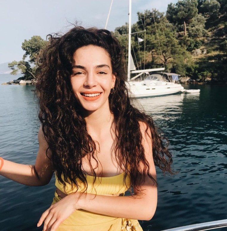 Эбру Шахин и акына Акынезю