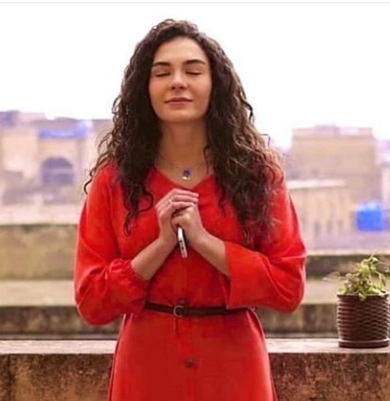 Эбру Шахин ветрены1