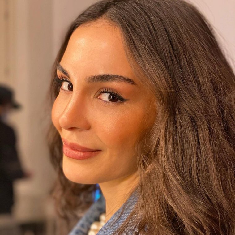 Эбру Шахин feet