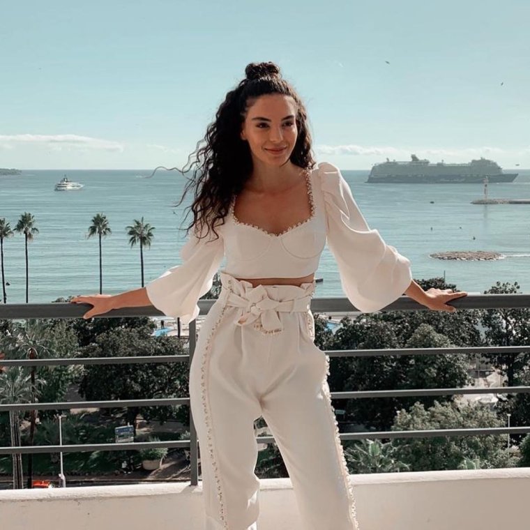 Ebru Sahin и Akin akinozu фото