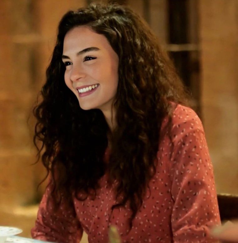 Эбру Шахин 2022 год