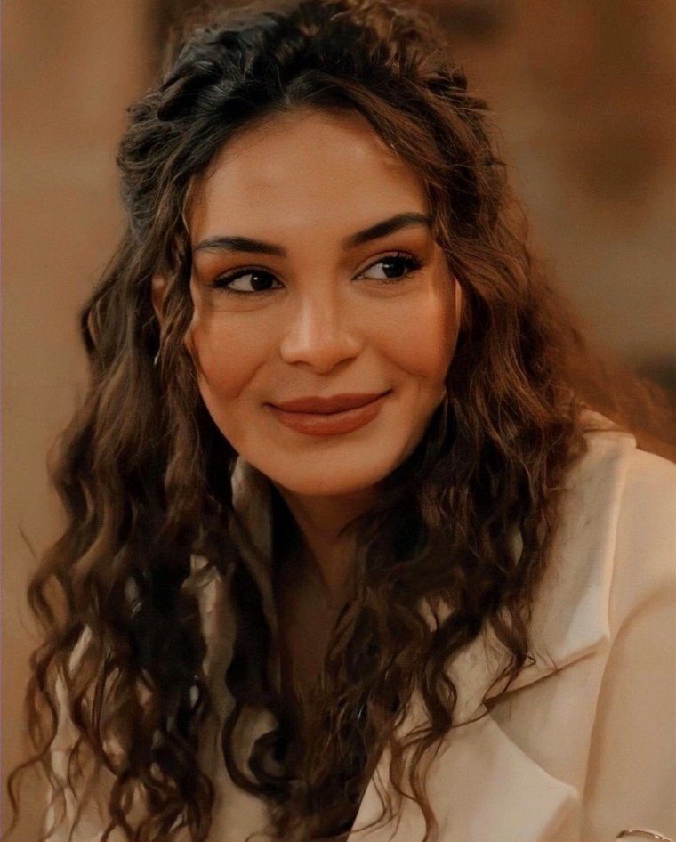 Эбру Шахин ветреный