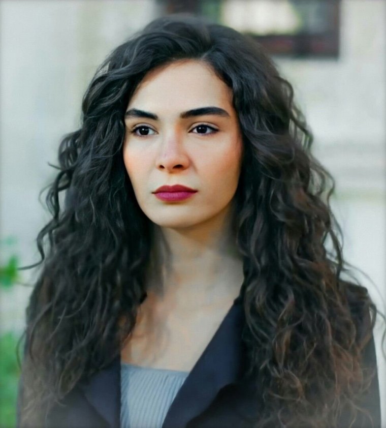 Эбру Шахин ветреный