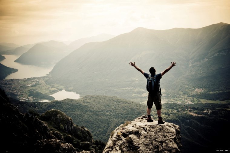 Мужчина на горе