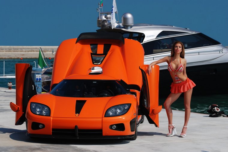 Девушки и суперкары