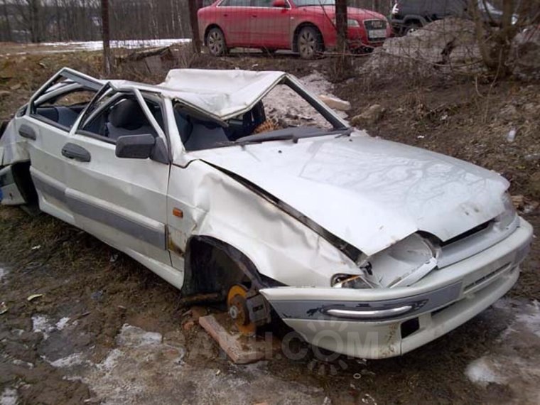 Форд Мустанг 2005 разбитый