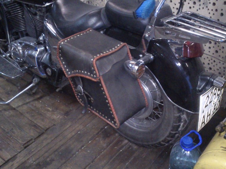 Кожаный кофр BMW r71