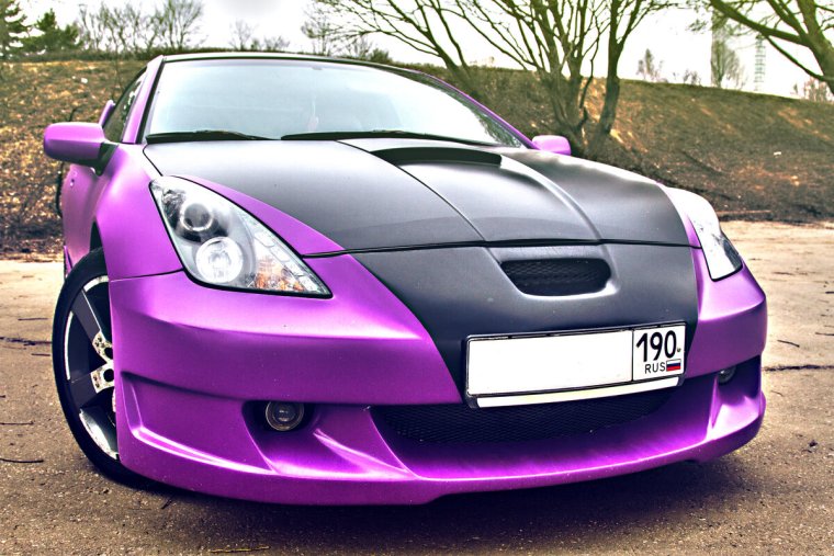 Тойота Селика белая с фиолетовыми фарами