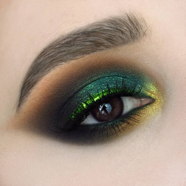 Изумрудный цвет глаз