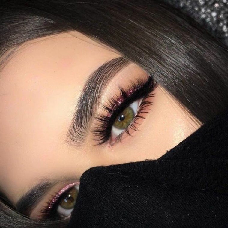 Макияж с зелеными тенями