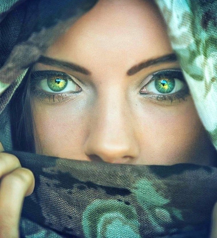 Красивые заплаканные глаза