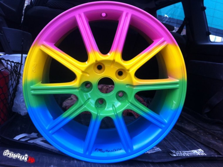 Яркие диски на авто