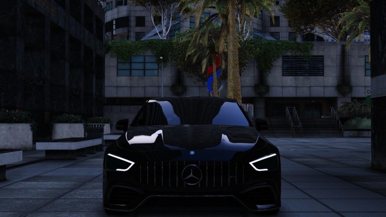 БМВ м5 в темноте