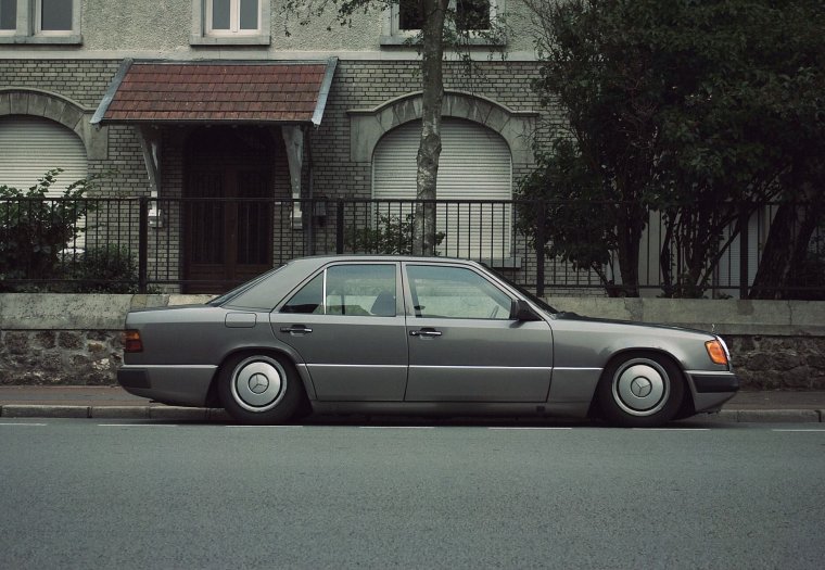 Mercedes Benz 560 sec