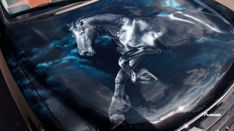 Машина с лошадью