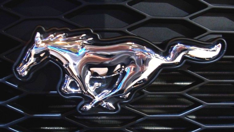 Ford Mustang Emblem