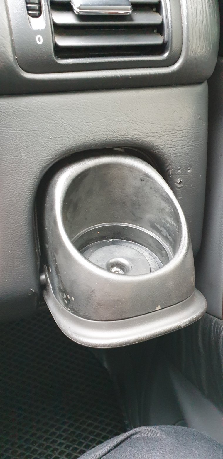 Мерседес Бенц мл 2000 год подстаканник