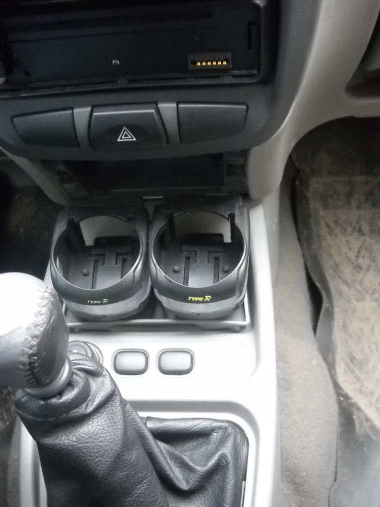 Подстаканник в авто между сидением и консолью черный Easyway (ew013)