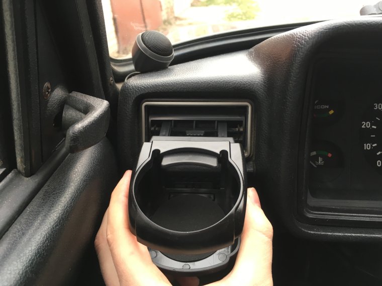 Подстаканник в ВАЗ 2107