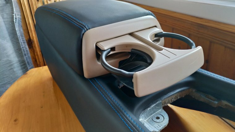 Подстаканник Мерседес w204