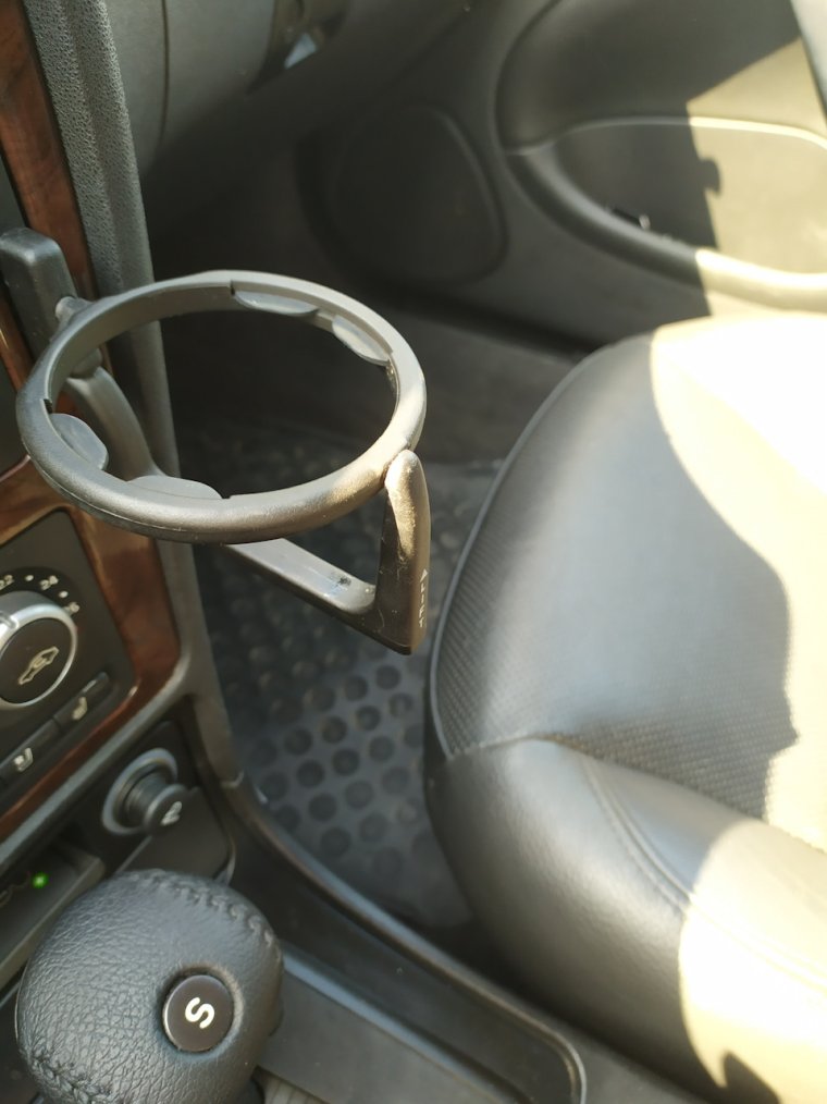 Подстаканник Saab 9000