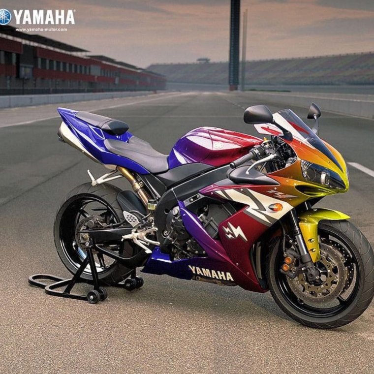 Мотоцикл Кавасаки красный