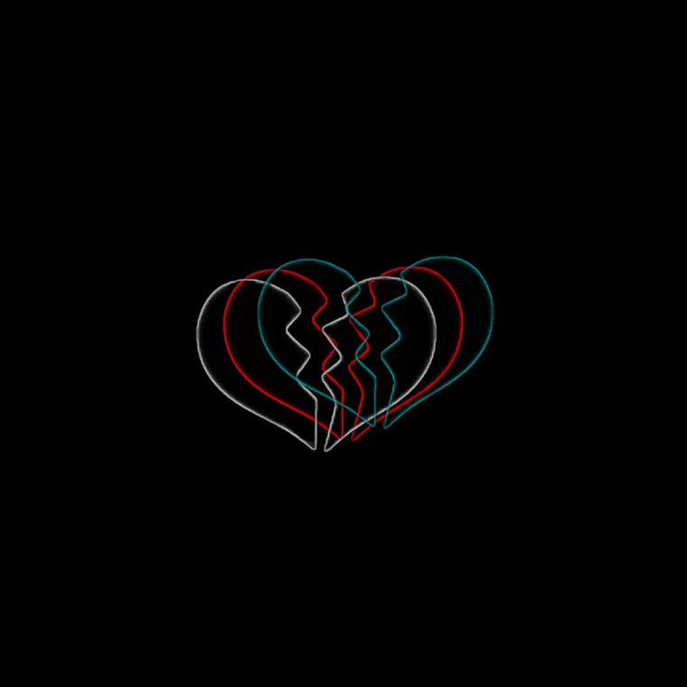 Разбитое сердечко на черном фоне