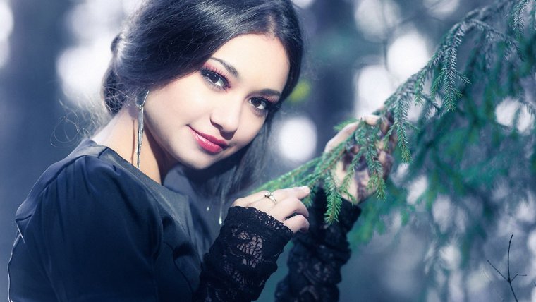 Красивые кавказские девушки