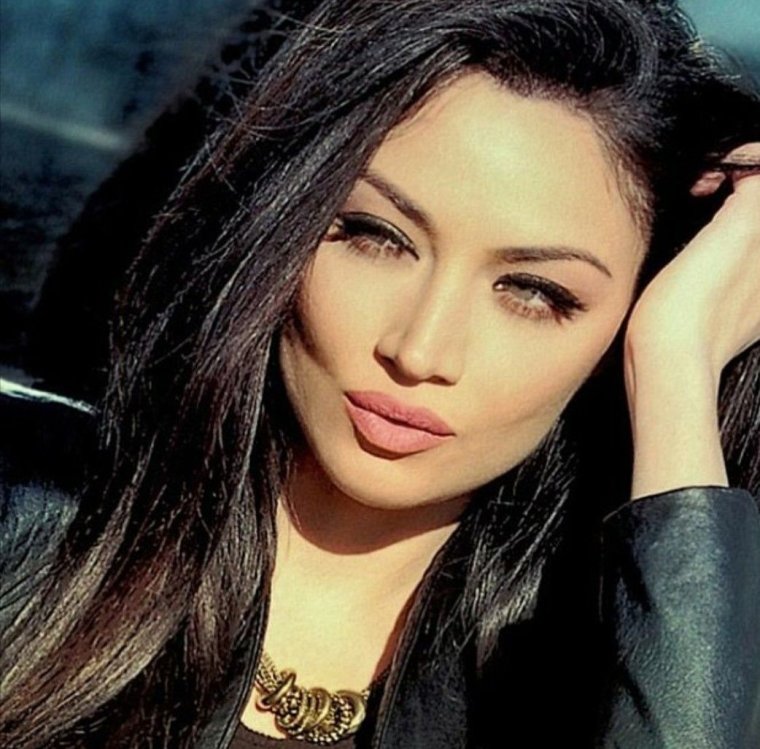 Иранская модель Клаудия Линкс