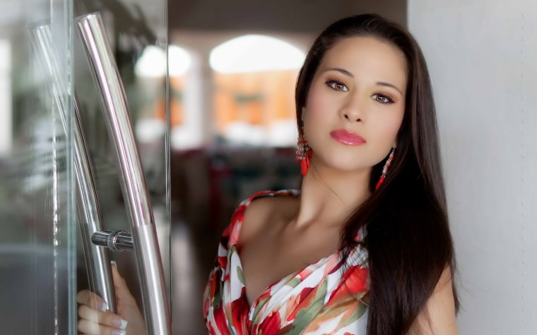 Девушки в высоком разрешении