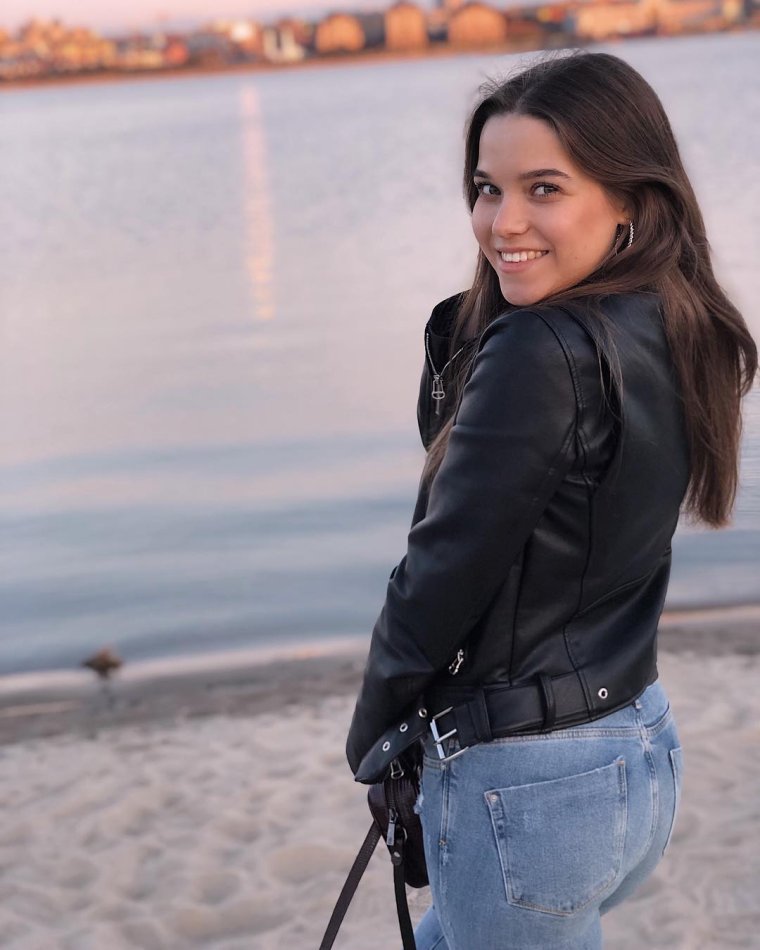 Эльмира Абдразакова