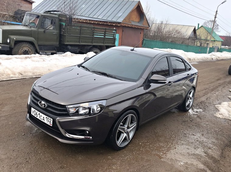Лада Веста черная r16