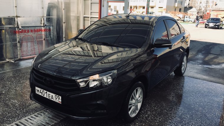 Лада Веста черная