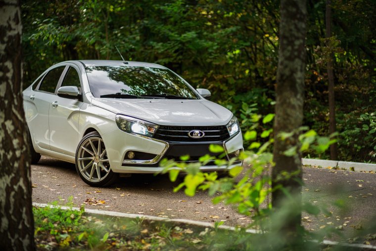 Лада Веста на 18 дисках