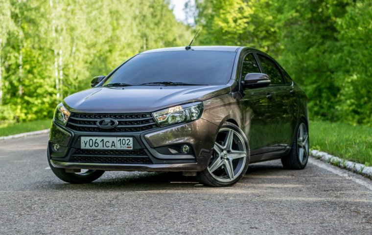 Лада Веста r20