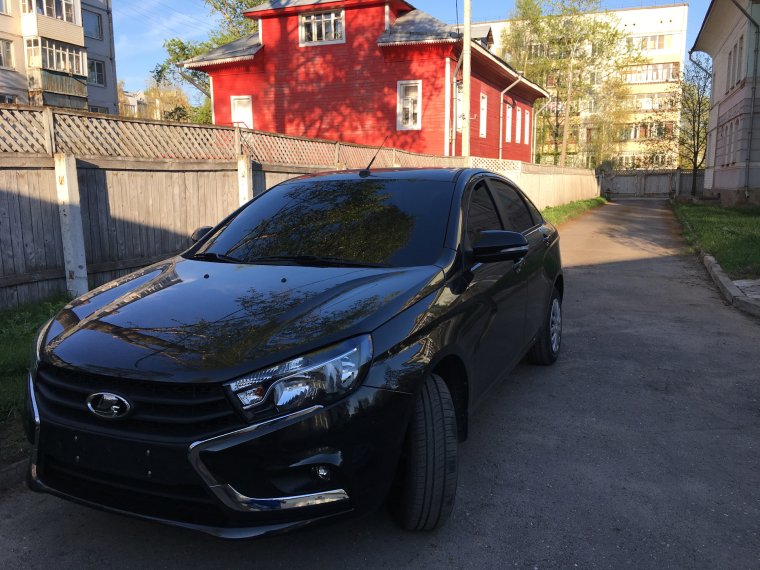 Лада Веста чёрная тонированая