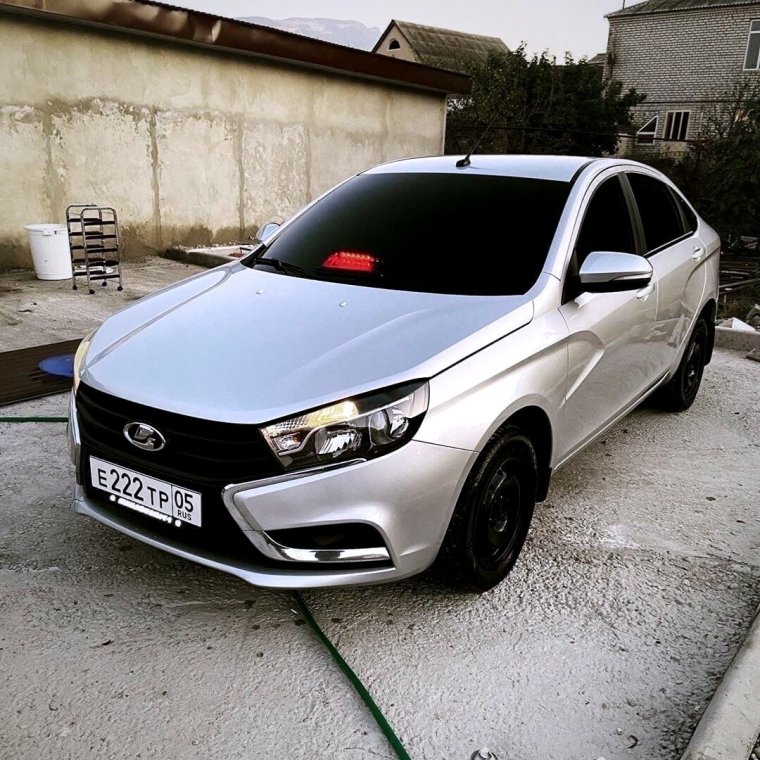 Лада Веста белая бункер