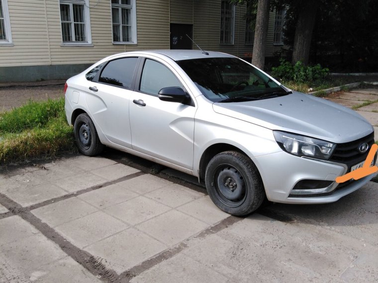 Лада Веста цвет серебристый