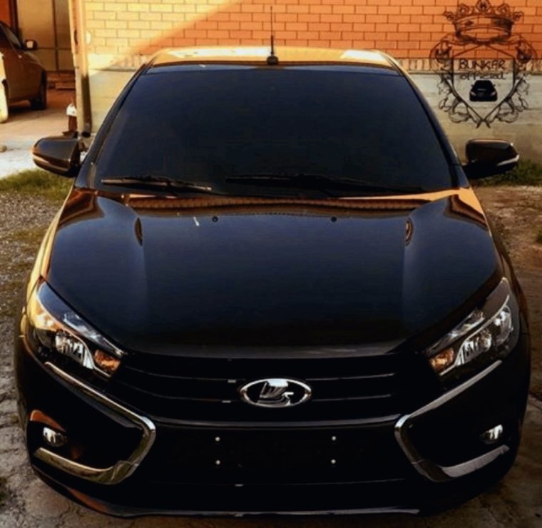 Лада Веста черная тонированная