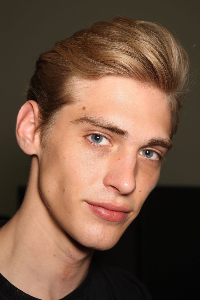 Ариец блондин