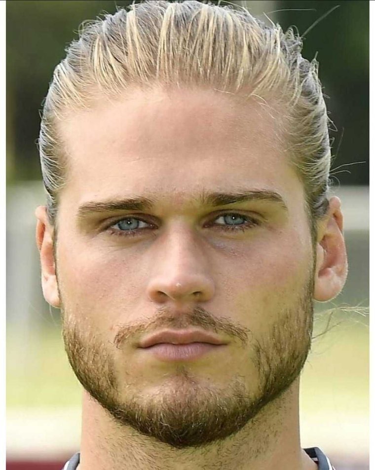 Рюрик Гисласон