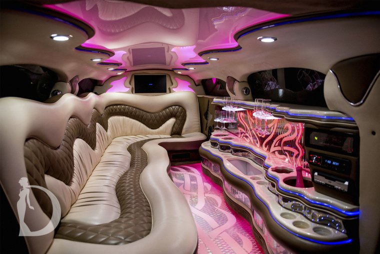 Шикарный лимузин