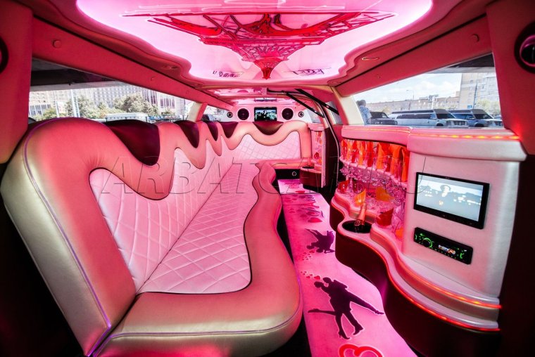 Розовый салон