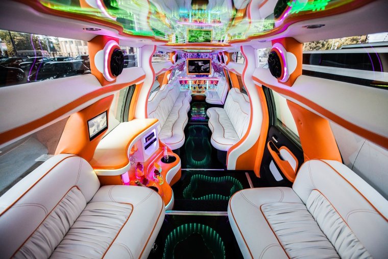 Кадиллак Эскалейд лимузин салон