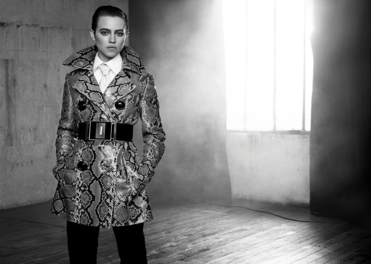 Лу де Лааж папарацци